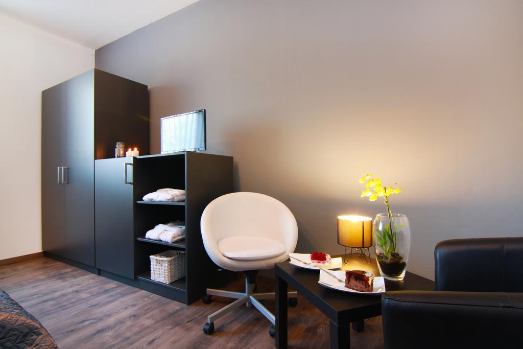 Jbi Wellness Hotel Kolin Room photo