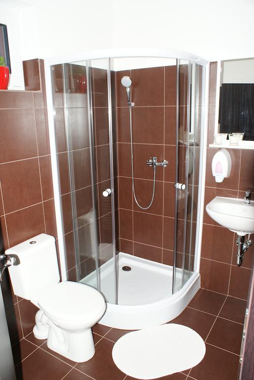 Jbi Wellness Hotel Kolin Room photo